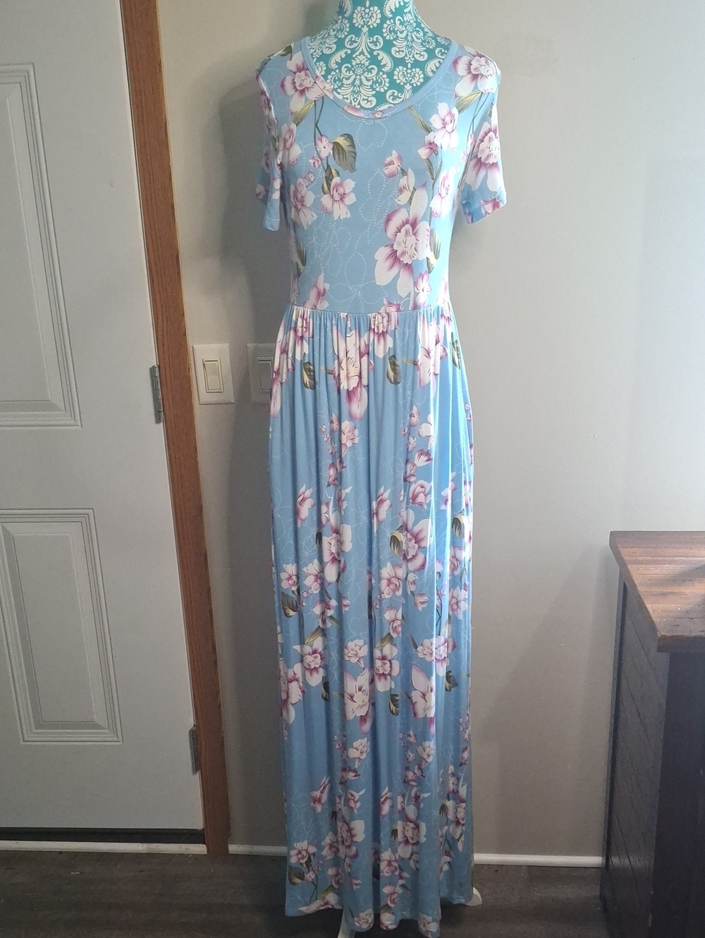 Light Blue Floral Maxi Dress with Short Sleeves